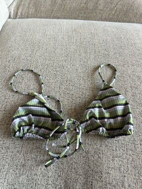 NWT Heavy Manners Triangle Front Tie Top-Large